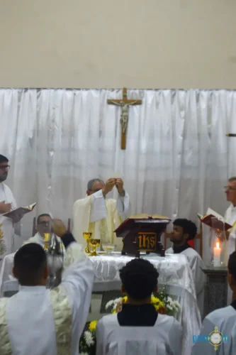 Dom-Joel-Crisma-na-Paroquia-Sao-Sebastiao-em-Piabeta Fotos-Pascom-da-Paroquia-69