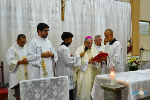 Dom-Joel-Crisma-na-Paroquia-Sao-Sebastiao-em-Piabeta Fotos-Pascom-da-Paroquia-8