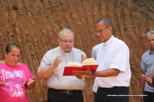 Dom Joel na Comunidade do Vale das Videiras_Paróquia de Araras_Foto Rogerio Tosta_Ascom Diocese de Petrópolis