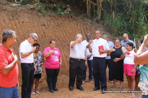 Dom Joel na Comunidade do Vale das Videiras_Paróquia de Araras_Foto Rogerio Tosta_Ascom Diocese de Petrópolis