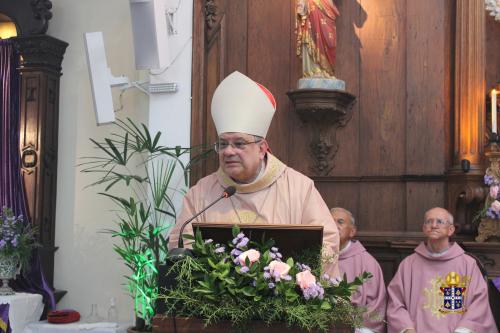 Dom Joel visita Santuário Nossa Senhora do Amor Divino