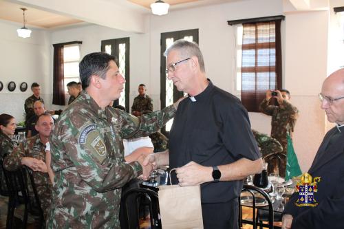 Dom Joel Visita Batalhão do Exército em Petrópolis_Fotos Rogerio Tosta