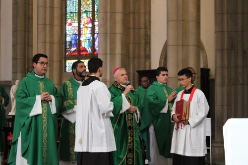 Encontro-Regional-de-Cerimoniarios-Leste-1-Missa-na-Catedral-de-Petropolis-17