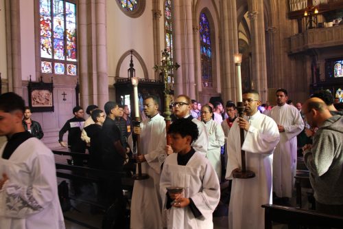 Encontro-Regional-de-Cerimoniarios-Leste-1-Missa-na-Catedral-de-Petropolis-4