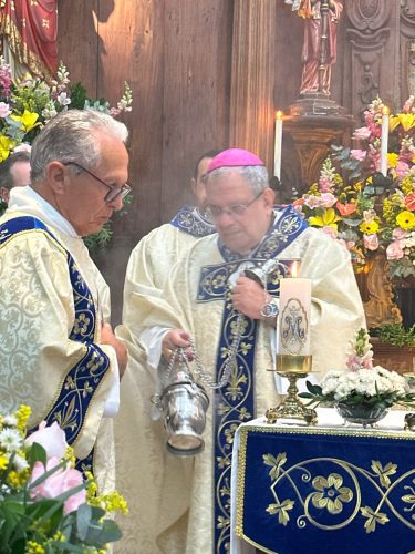 Festa-da-Padroeira-da-Diocese-Nossa-Senhora-do-Amor-Divino-29