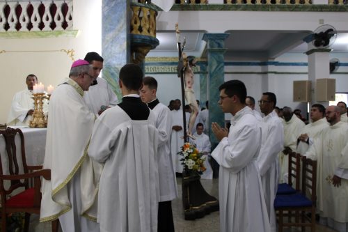 Ministerios-de-Leitor-e-Acolitos-aos-seminaristas-2025-48