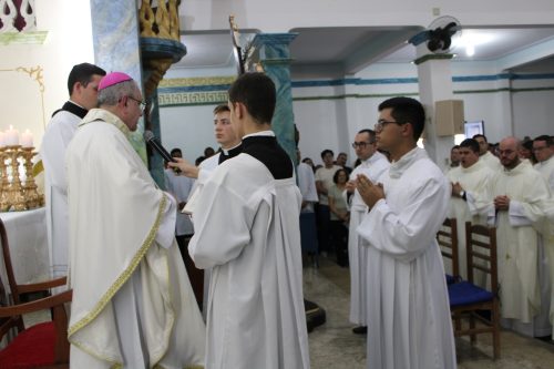 Ministerios-de-Leitor-e-Acolitos-aos-seminaristas-2025-50