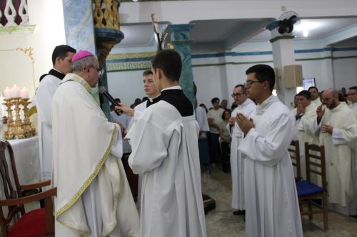 Ministerios-de-Leitor-e-Acolitos-aos-seminaristas-2025-51