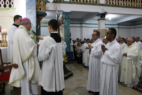 Ministerios-de-Leitor-e-Acolitos-aos-seminaristas-2025-60