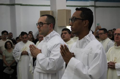 Ministerios-de-Leitor-e-Acolitos-aos-seminaristas-2025-61