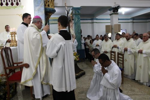 Ministerios-de-Leitor-e-Acolitos-aos-seminaristas-2025-62