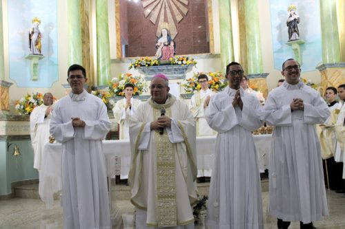 Ministerios-de-Leitor-e-Acolitos-aos-seminaristas-2025-73