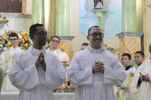 Ministerios-de-Leitor-e-Acolitos-aos-seminaristas-2025-75