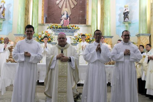 Ministerios-de-Leitor-e-Acolitos-aos-seminaristas-2025-76