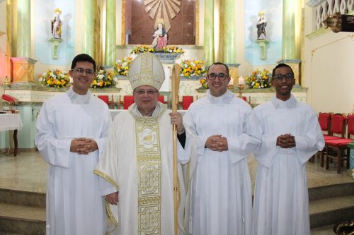 Ministerios-de-Leitor-e-Acolitos-aos-seminaristas-2025-94