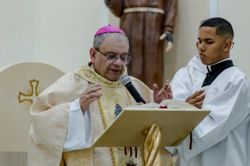 Missa-Solene-com-Dom-Joel-de-Nossa-Senhora-Aparecida-em-Piabeta-4