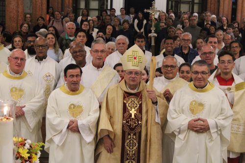 Missa-aniversario-Dom-Joel-na-Paroquia-Santo-Antonio-do-Alto-da-Serra-118