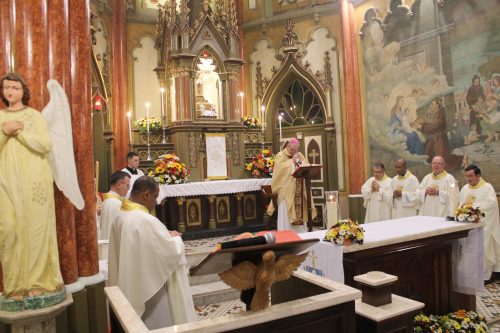 Missa-aniversario-Dom-Joel-na-Paroquia-Santo-Antonio-do-Alto-da-Serra-34