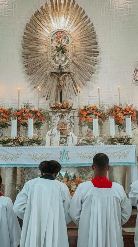 Missa-com-Dom-Joel-na-festa-de-Nossa-Senhora-Aparecida-em-Parada-Modelo-17