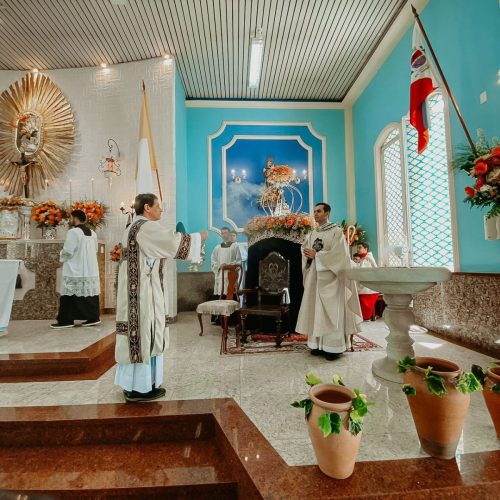 Missa-com-Dom-Joel-na-festa-de-Nossa-Senhora-Aparecida-em-Parada-Modelo-3
