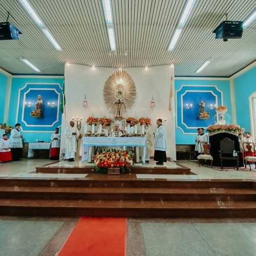 Missa-com-Dom-Joel-na-festa-de-Nossa-Senhora-Aparecida-em-Parada-Modelo-4
