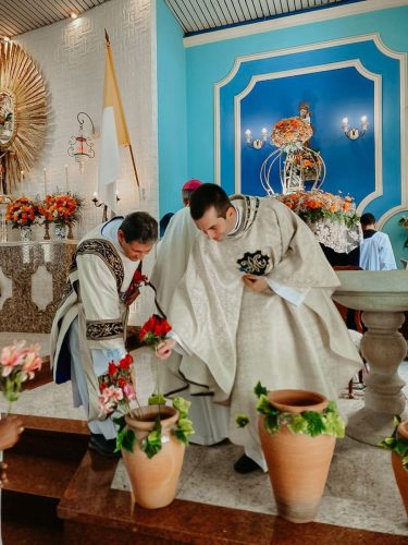 Missa-com-Dom-Joel-na-festa-de-Nossa-Senhora-Aparecida-em-Parada-Modelo-43