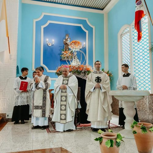 Missa-com-Dom-Joel-na-festa-de-Nossa-Senhora-Aparecida-em-Parada-Modelo-44