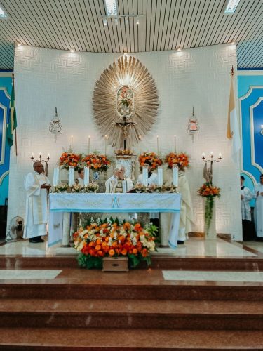Missa-com-Dom-Joel-na-festa-de-Nossa-Senhora-Aparecida-em-Parada-Modelo-7
