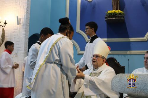 Missa-de-Crisma-com-Dom-Joel-na-Paroquia-Nossa-Senhora-Aparecida-Parada-Modelo Fotos-Rogerio-Tosta-187