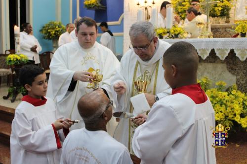 Missa-de-Crisma-com-Dom-Joel-na-Paroquia-Nossa-Senhora-Aparecida-Parada-Modelo Fotos-Rogerio-Tosta-189