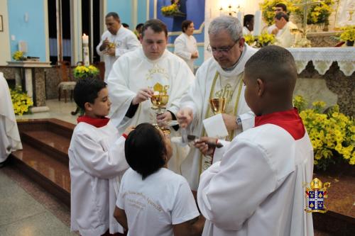 Missa-de-Crisma-com-Dom-Joel-na-Paroquia-Nossa-Senhora-Aparecida-Parada-Modelo Fotos-Rogerio-Tosta-192