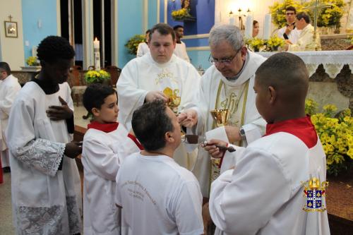 Missa-de-Crisma-com-Dom-Joel-na-Paroquia-Nossa-Senhora-Aparecida-Parada-Modelo Fotos-Rogerio-Tosta-194