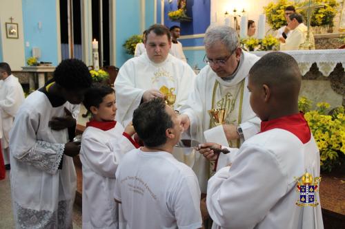 Missa-de-Crisma-com-Dom-Joel-na-Paroquia-Nossa-Senhora-Aparecida-Parada-Modelo Fotos-Rogerio-Tosta-195