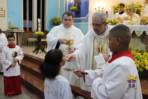Missa-de-Crisma-com-Dom-Joel-na-Paroquia-Nossa-Senhora-Aparecida-Parada-Modelo Fotos-Rogerio-Tosta-202