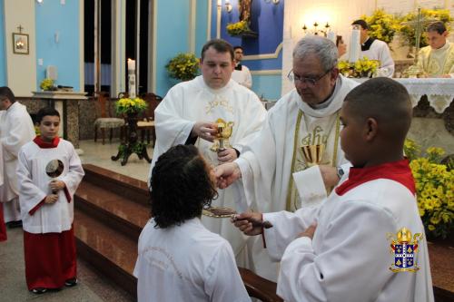 Missa-de-Crisma-com-Dom-Joel-na-Paroquia-Nossa-Senhora-Aparecida-Parada-Modelo Fotos-Rogerio-Tosta-204