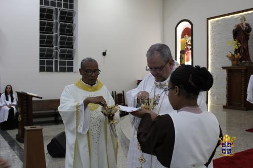 Missa-de-Crisma-com-Dom-Joel-na-Paroquia-Sao-Pedro-em-Teresopolis Foto-Rogerio-Tosta-98