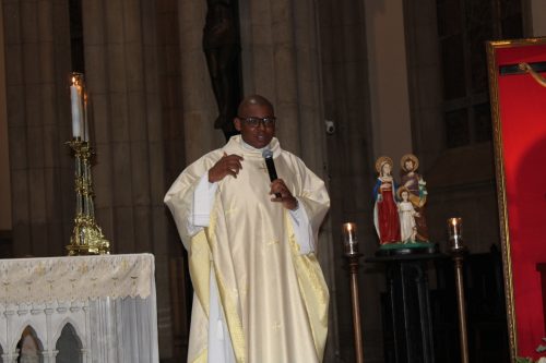Missa de abertura na Catedral de Petrópolis
