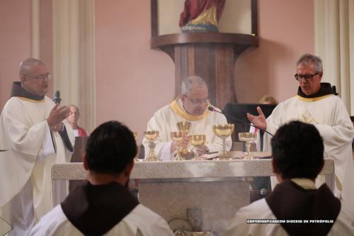 Missa-de-posse-do-Paroco-do-Sagrado-em-Petropolis-2025-103