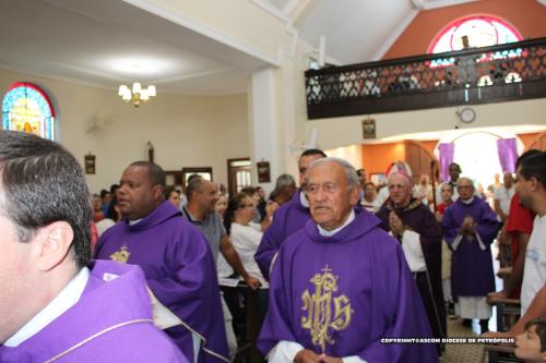 Missa-de-um-ano-de-Dom-Joel-na-Diocese-e-inauguracao-do-centro-catequetico-no-Santuario-de-Correas-16