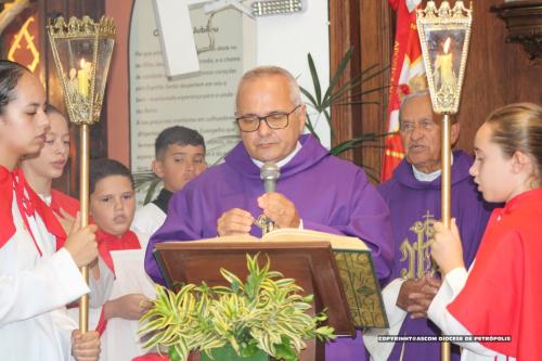 Missa-de-um-ano-de-Dom-Joel-na-Diocese-e-inauguracao-do-centro-catequetico-no-Santuario-de-Correas-45