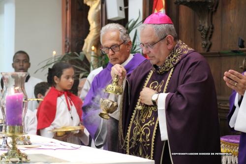 Missa-de-um-ano-de-Dom-Joel-na-Diocese-e-inauguracao-do-centro-catequetico-no-Santuario-de-Correas-90