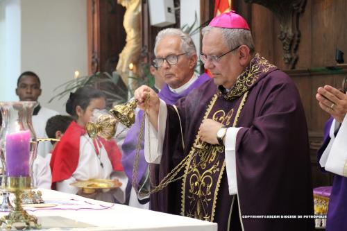 Missa-de-um-ano-de-Dom-Joel-na-Diocese-e-inauguracao-do-centro-catequetico-no-Santuario-de-Correas-93