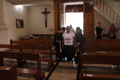 Missa-e-bencao-dos-animais-no-Centro-Educacional-Terra-Santa-15