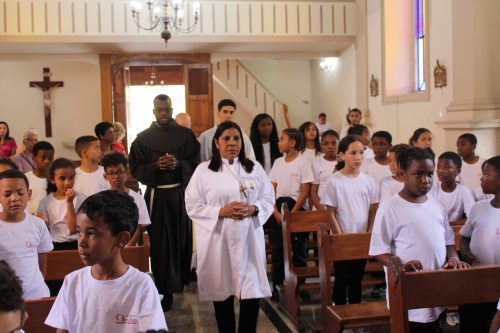Missa-e-bencao-dos-animais-no-Centro-Educacional-Terra-Santa-27
