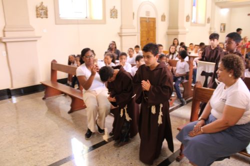 Missa-e-bencao-dos-animais-no-Centro-Educacional-Terra-Santa-48