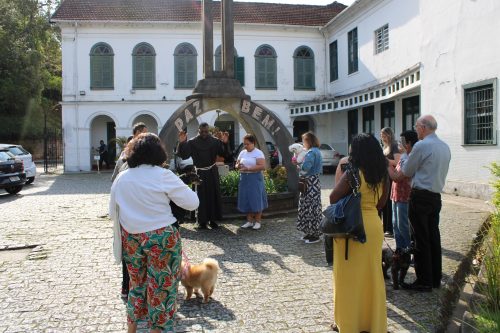 Missa-e-bencao-dos-animais-no-Centro-Educacional-Terra-Santa-69