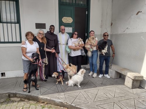 Missa-e-bencao-dos-animais-no-Centro-Educacional-Terra-Santa-89