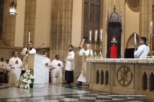 Missa-em-acao-de-gracas-pela-nomeacao-do-monsenhor-Jose-maria-104