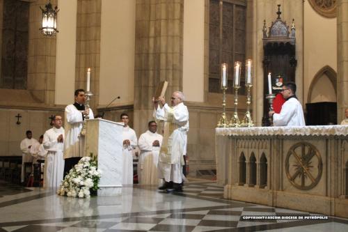 Missa-em-acao-de-gracas-pela-nomeacao-do-monsenhor-Jose-maria-105