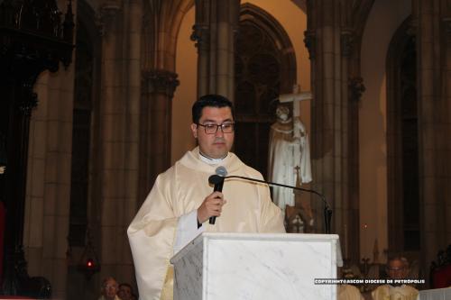 Missa-em-acao-de-gracas-pela-nomeacao-do-monsenhor-Jose-maria-110